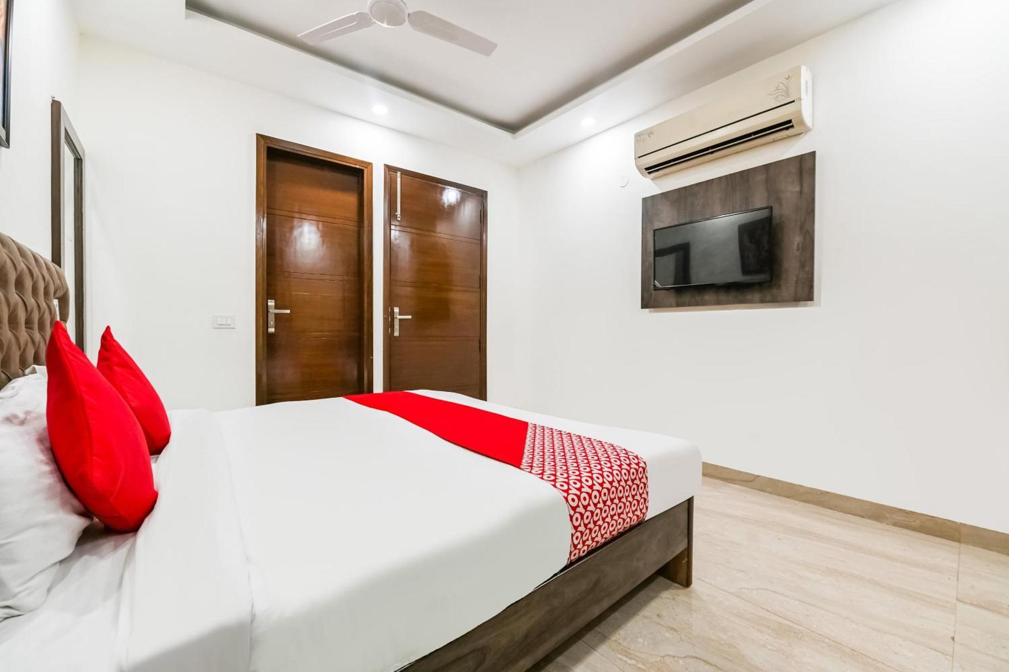 Hotel O Premium Rooms Chhatarpur Új-Delhi Kültér fotó