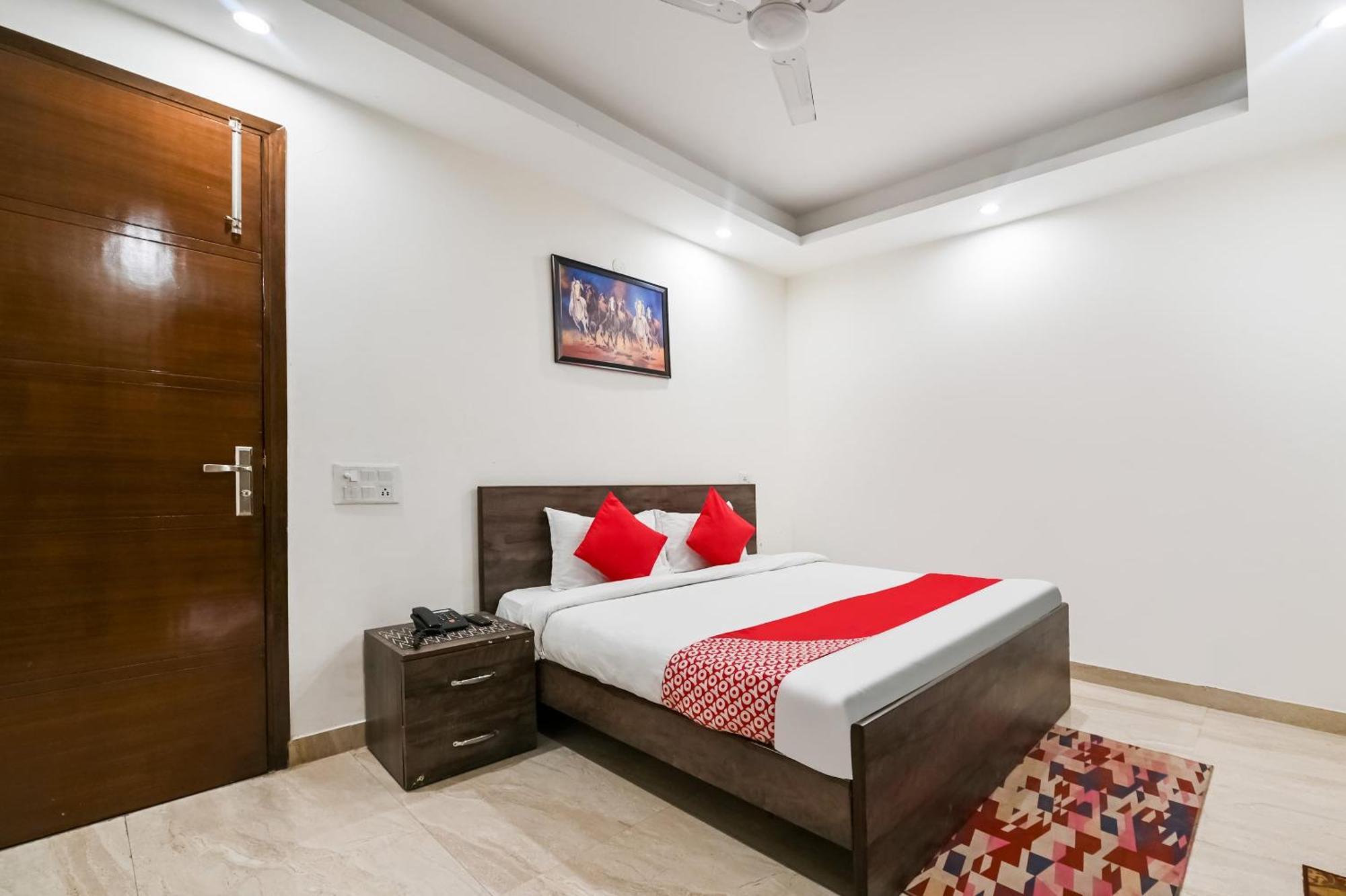 Hotel O Premium Rooms Chhatarpur Új-Delhi Kültér fotó