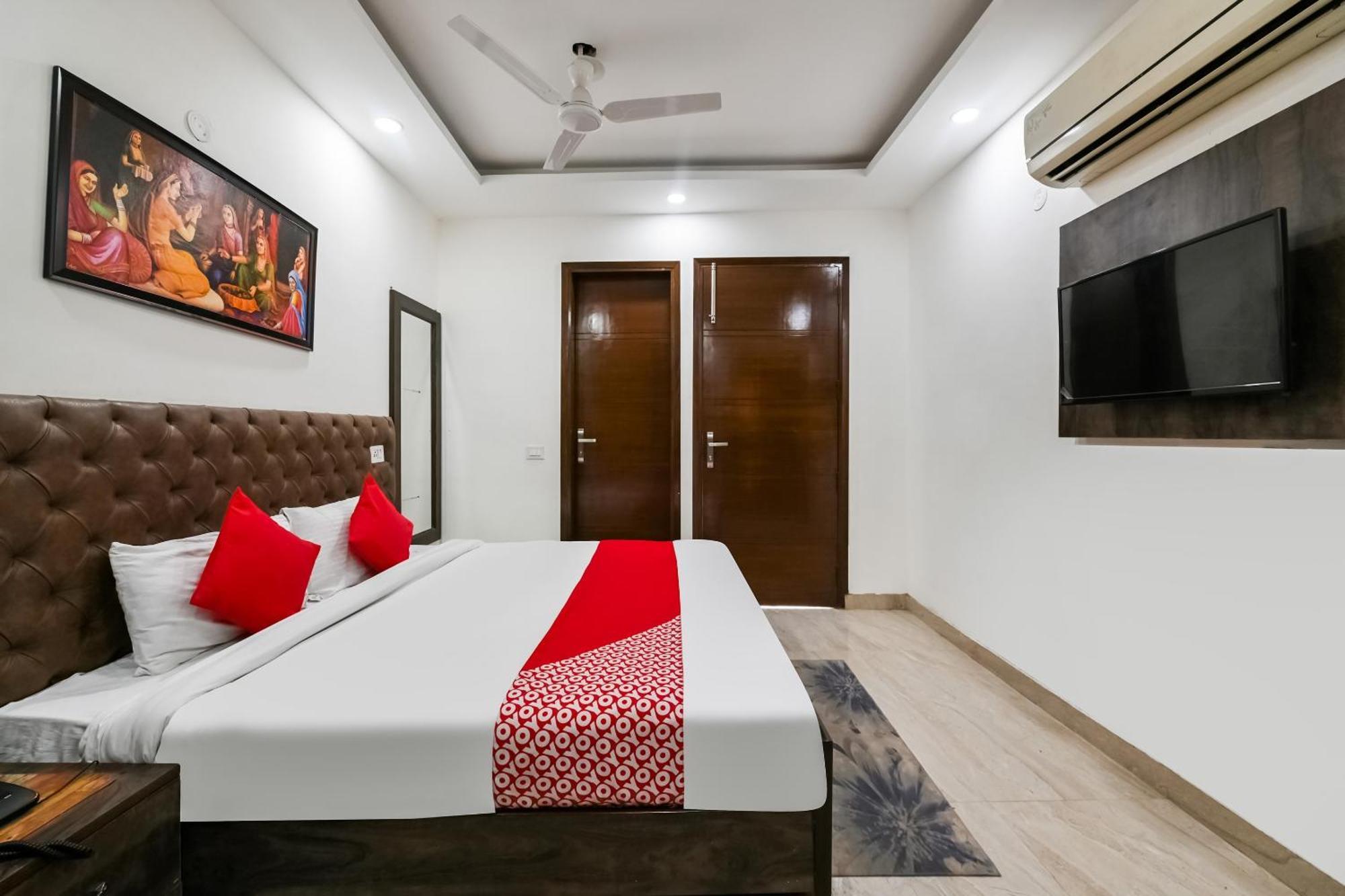 Hotel O Premium Rooms Chhatarpur Új-Delhi Kültér fotó