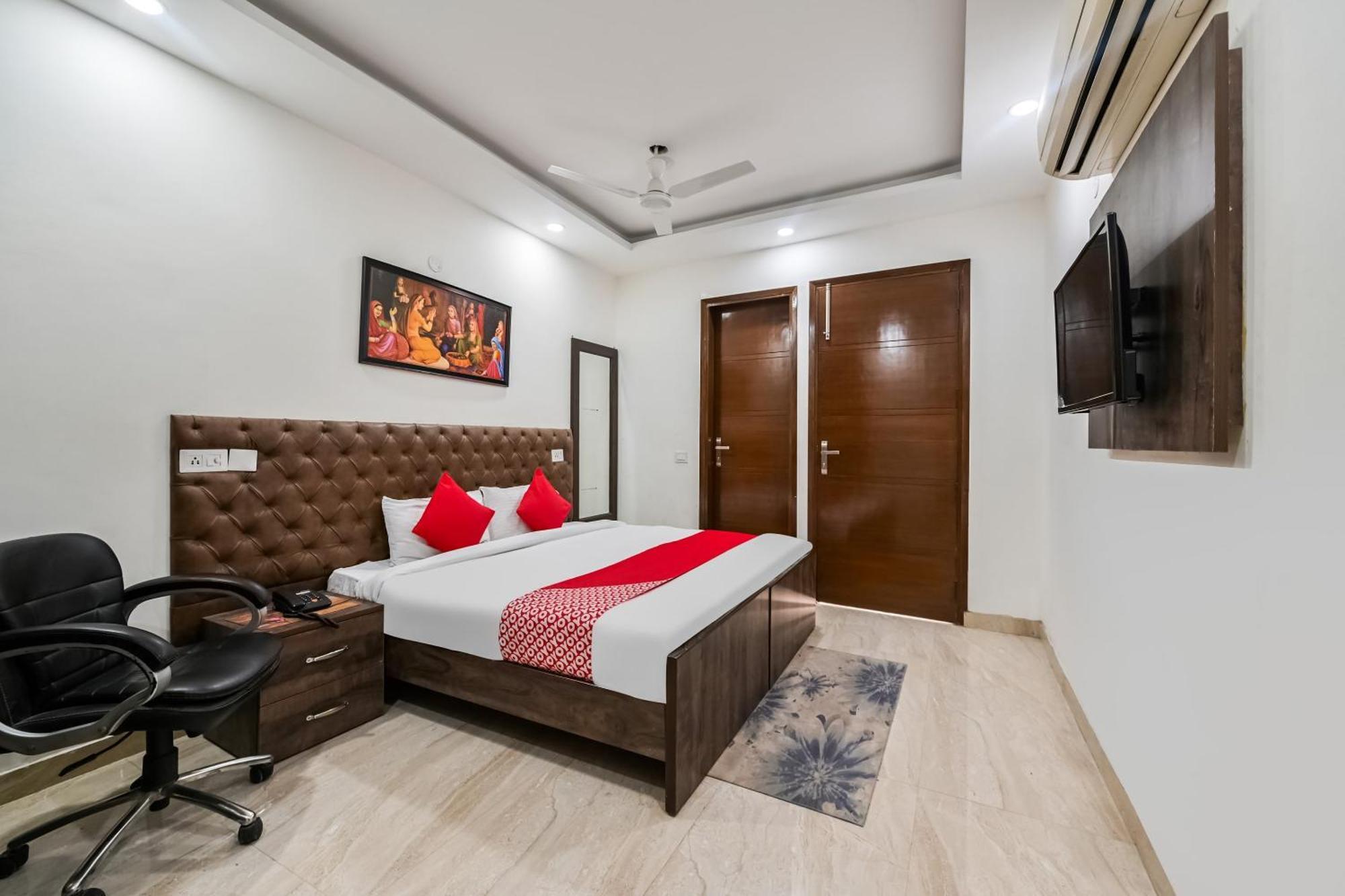 Hotel O Premium Rooms Chhatarpur Új-Delhi Kültér fotó