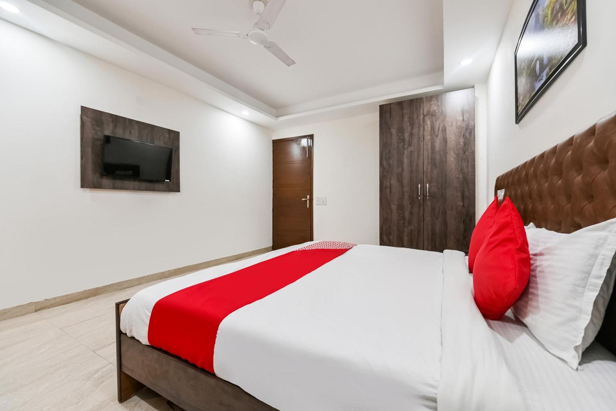 Hotel O Premium Rooms Chhatarpur Új-Delhi Kültér fotó