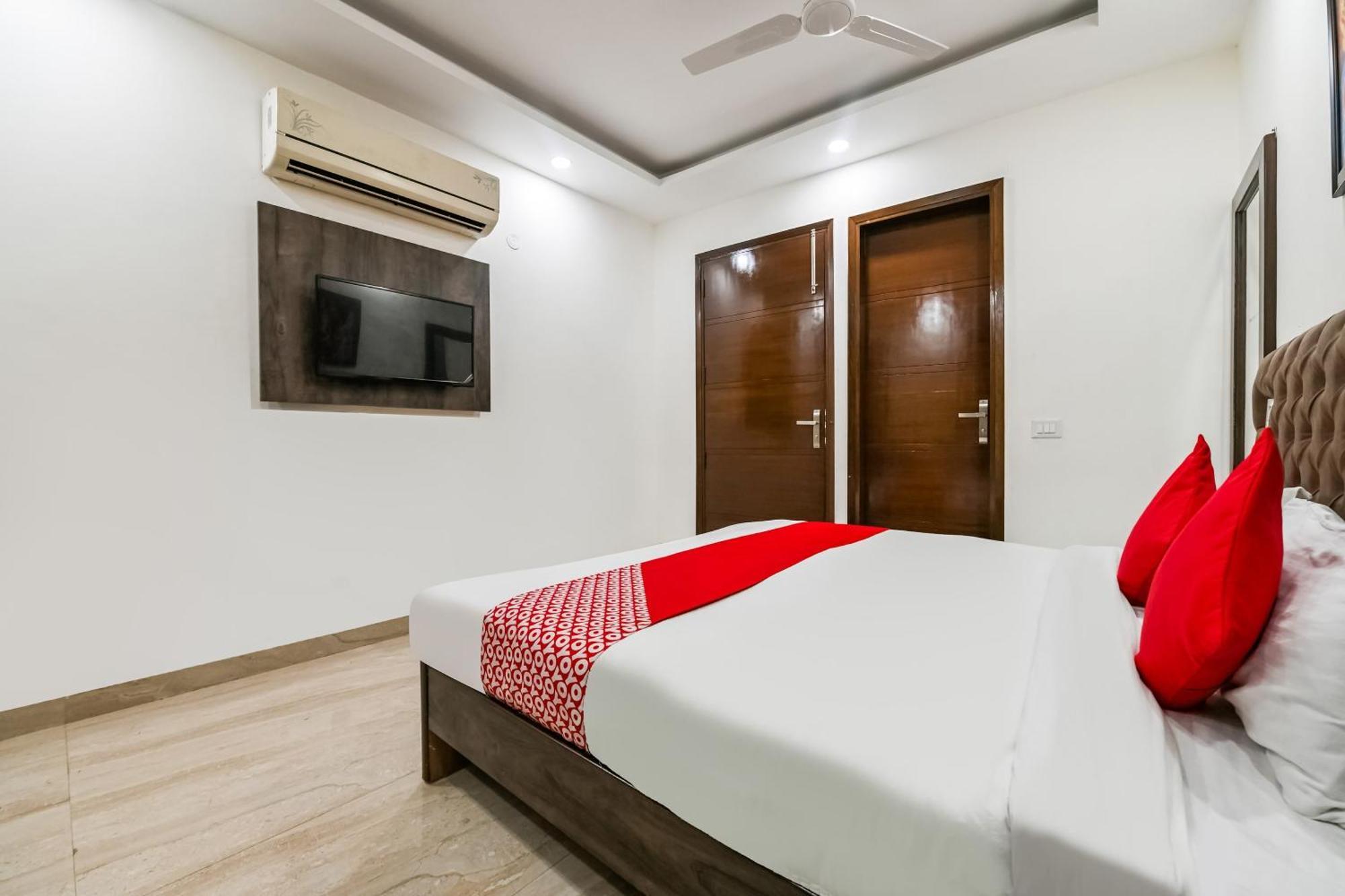 Hotel O Premium Rooms Chhatarpur Új-Delhi Kültér fotó